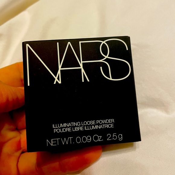 NARS illuminating loose power - Picture 3 of 6